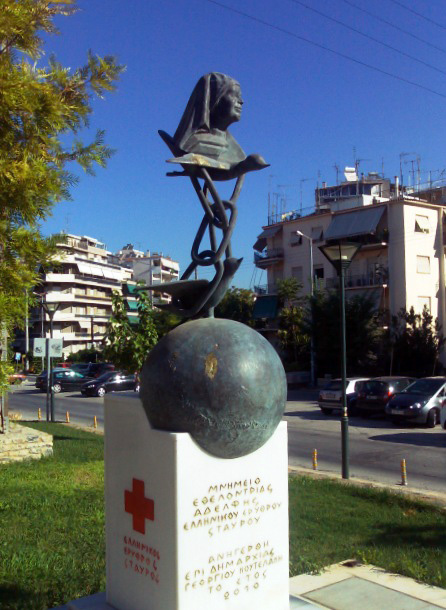Μνημείο Εθελόντριας Αδελφής Ελληνικού Ερυθρού Σταυρού στη Νέα Σμύρνη