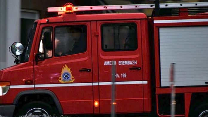 Φωτιά σε μονοκατοικία στη Νέα Σμύρνη