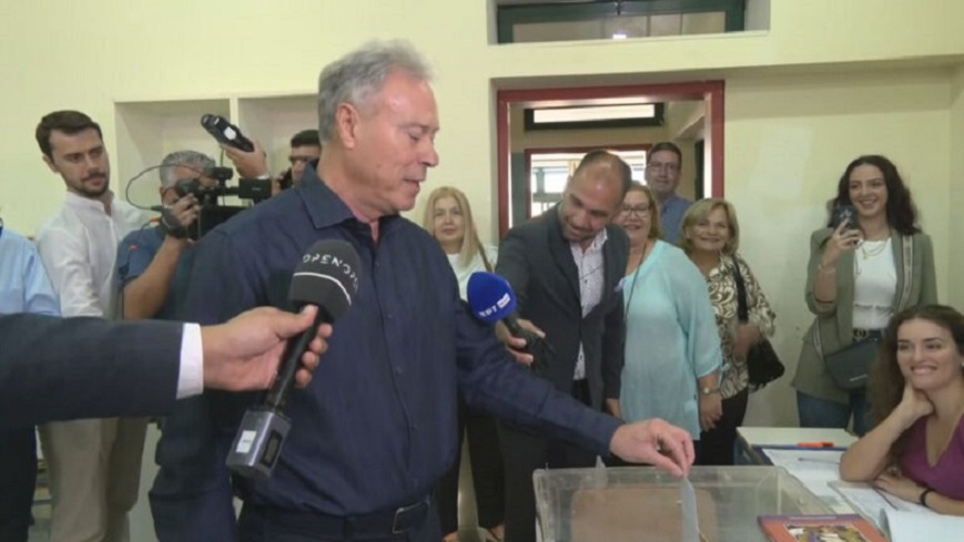 Στη Νέα Σμύρνη ψήφισε ο Γιάννης Σγουρός